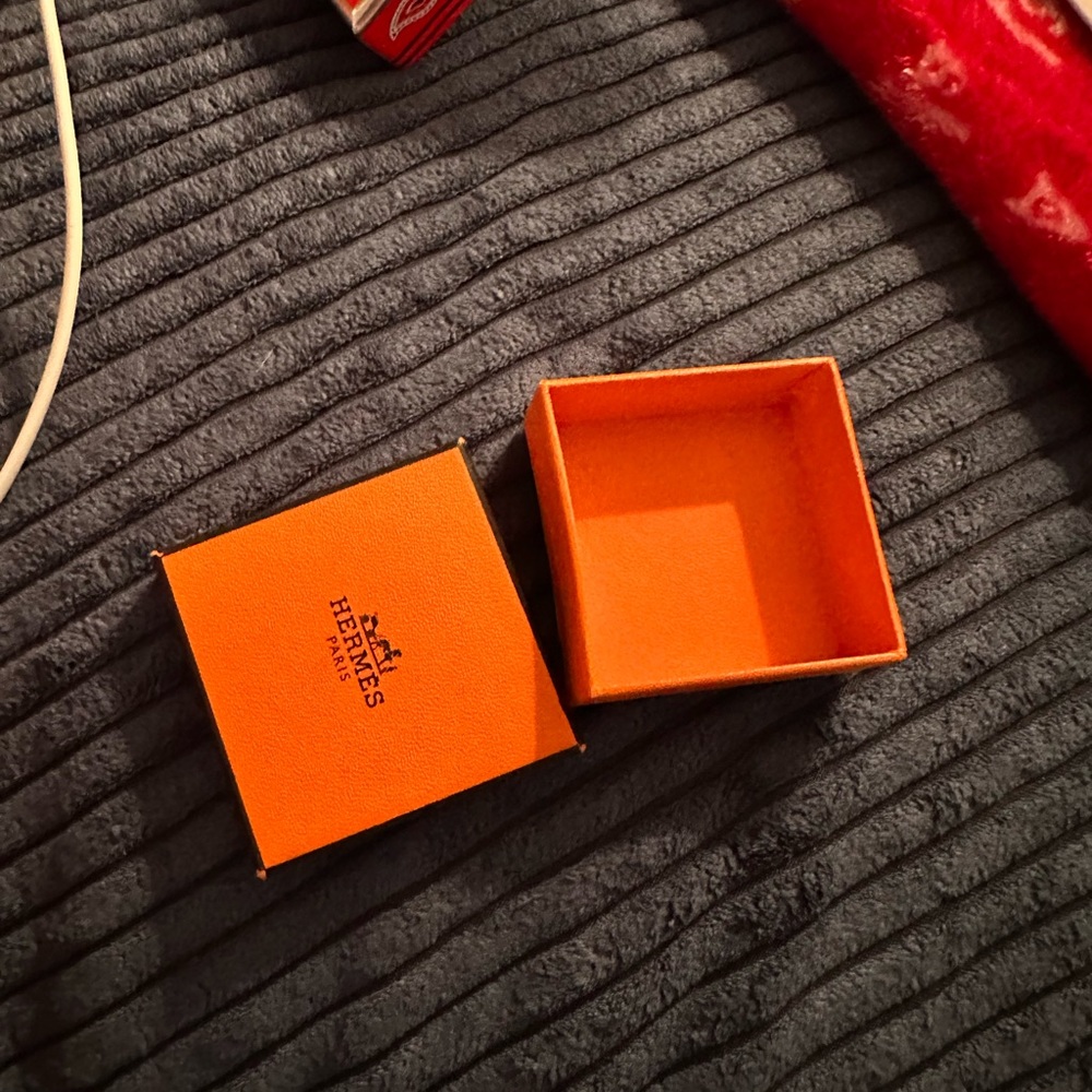 Hermès small square box